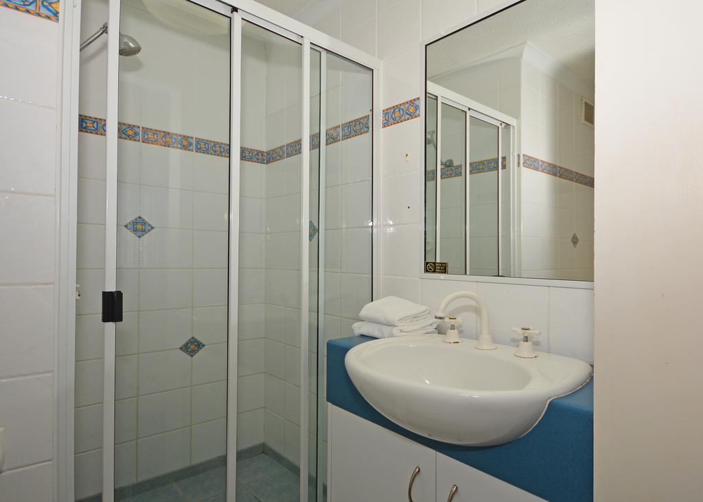 Jade Waters Luxury Apartments ハービー・ベイ エクステリア 写真
