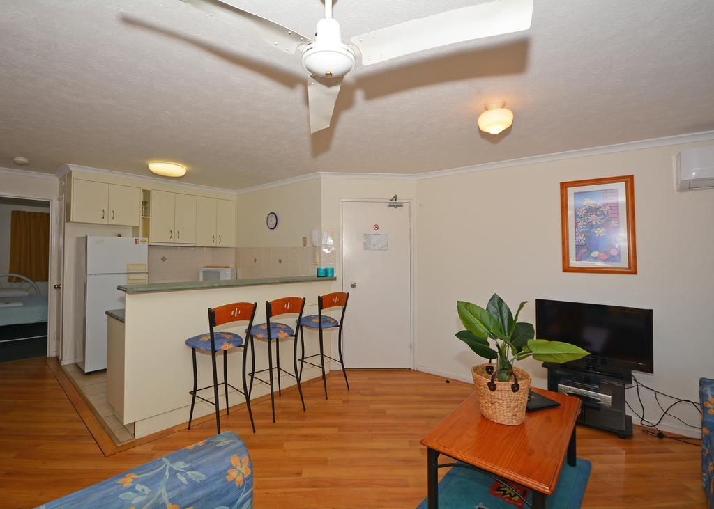 Jade Waters Luxury Apartments ハービー・ベイ エクステリア 写真
