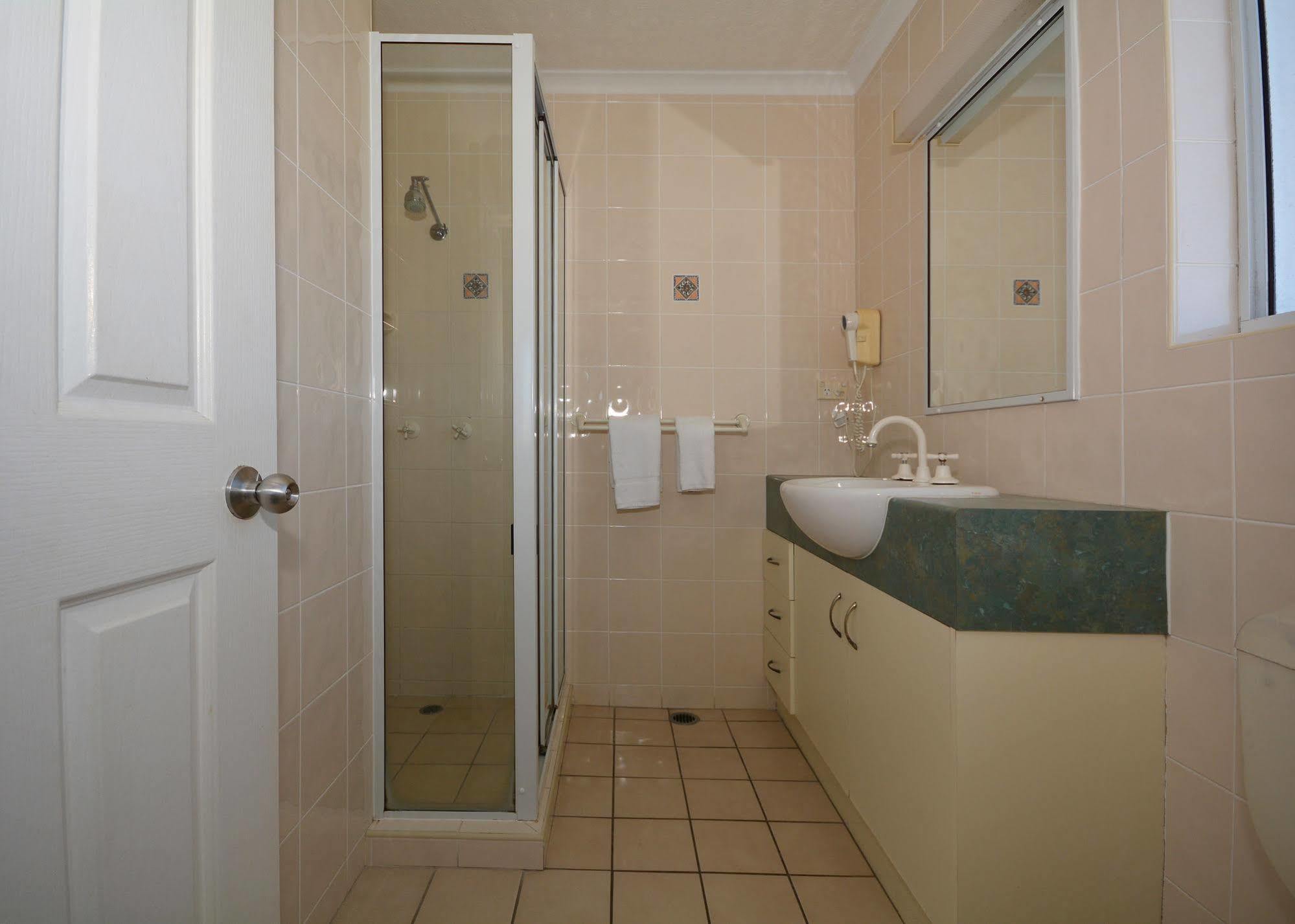 Jade Waters Luxury Apartments ハービー・ベイ エクステリア 写真