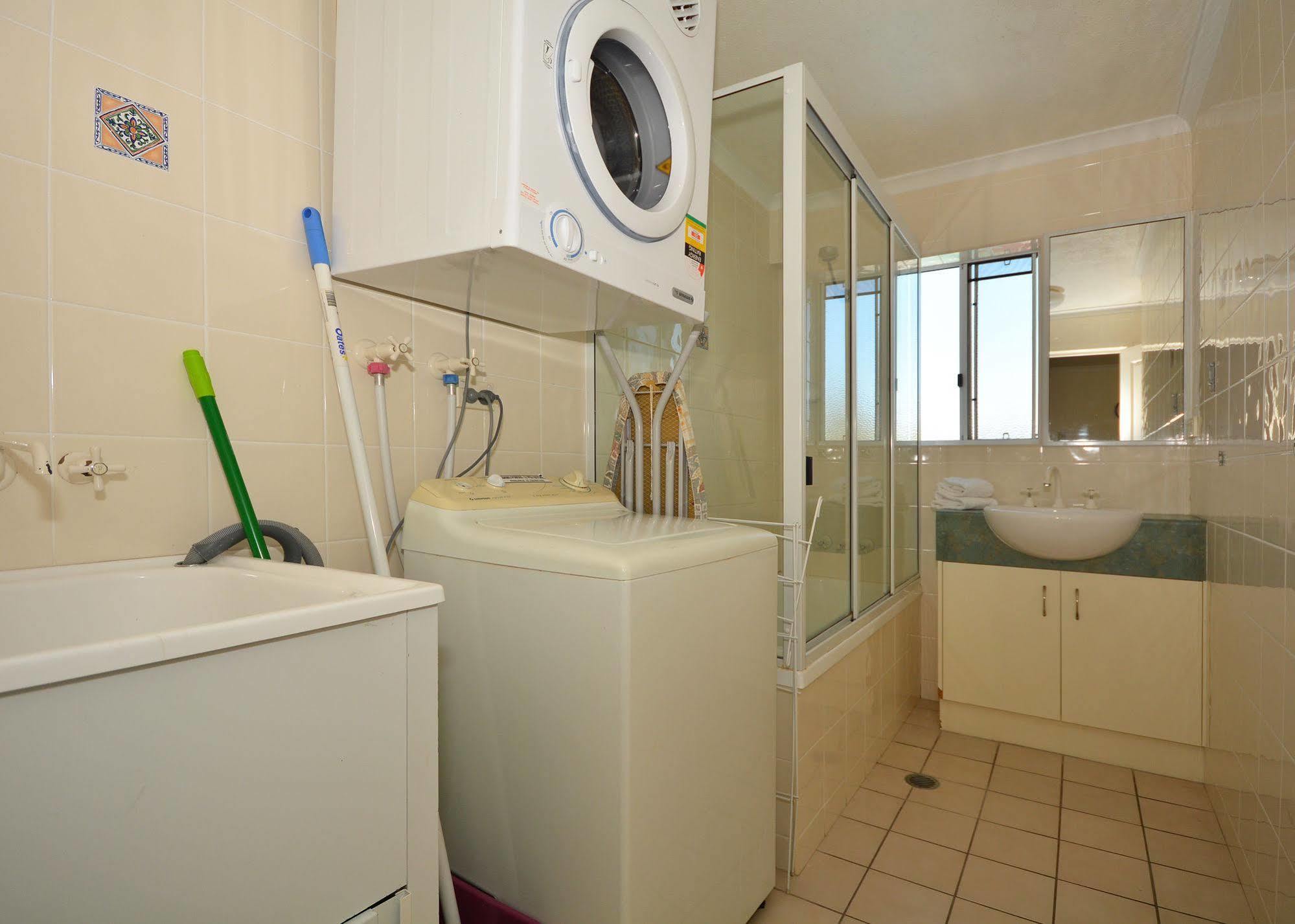 Jade Waters Luxury Apartments ハービー・ベイ エクステリア 写真